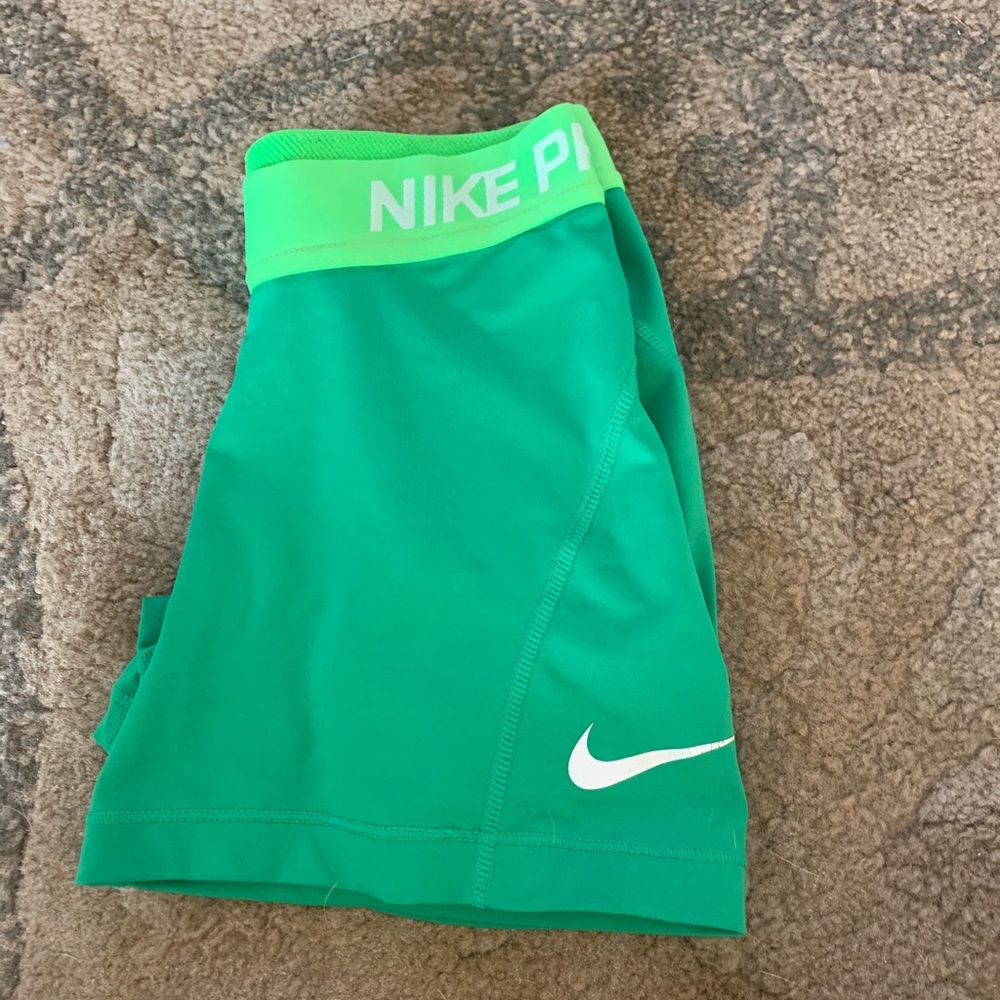 GREEN NIKE PROS